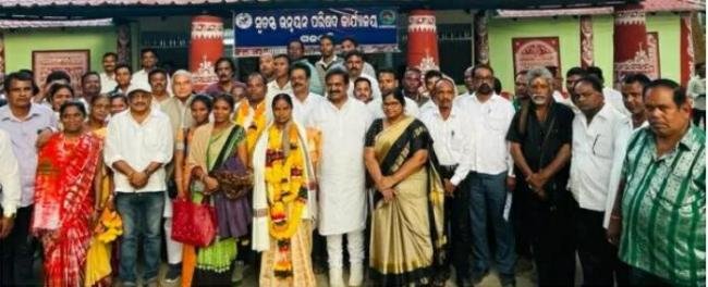 ସ୍ୱତନ୍ତ୍ର ଉନ୍ନୟନ ପରିଷଦର ଅଧକ୍ଷ ମରିୟାନ ରଇତ ଓ ଉପାଧକ୍ଷ ଧନେଶ୍ୱର ଭୂୟାଁଙ୍କ ଦାୟିତ୍ୱ ଗ୍ରହଣ