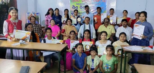 ଶିଶୁର ମନସ୍ତତ୍ତ୍ୱ କୁ ନେଇ ତାର ମୂଲ୍ୟବାନ ଜୀବନକୁ ସମାଜର ସବୁବର୍ଗର ଲୋକେ ସହଯୋଗ କରିବାକୁ ପଡ଼ିବ