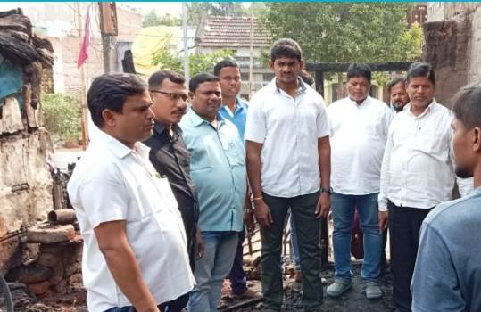 ମନ୍ତ୍ରୀଙ୍କ ନିର୍ଦ୍ଦେଶରେ ଘରପୋଡି କ୍ଷତିଗ୍ରସ୍ତଙ୍କୁ ସହାୟତା