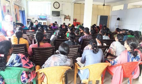 ଚାରିଛକ ଗୋଷ୍ଠୀ ସ୍ବାସ୍ଥ୍ୟକେନ୍ଦ୍ର ରେ ସମୀକ୍ଷା ବୈଠକ