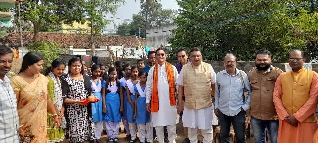 ଅଁଳାଡୁବାରେ ଫିୟାମ ଫାଉଣ୍ଡେସନ୍ ଆନୁକୁଲ୍ୟରେ ସାନିଟାରୀ ଉତ୍ପାଦନ କେନ୍ଦ୍ର ରାଇରଙ୍ଗପୁର ବିଧାୟକଙ୍କ ଦ୍ବାରା ଉଦ୍ଘାଟିତ