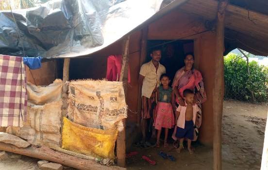 ଝାଟିମାଟି ଘରେ ବିତୁଛି ଜୀବନ : ତେବେ ଯୋଜନା କାହାପାଇଁ
