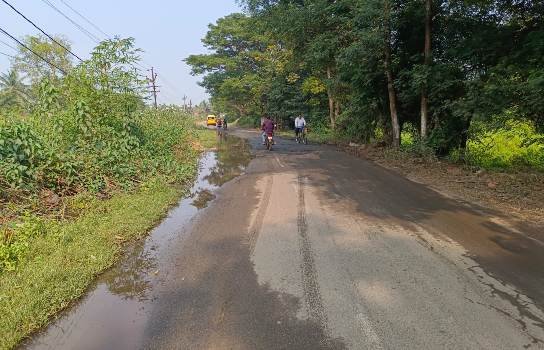 ଜରାଜୀର୍ଣ୍ଣ ଅବସ୍ଥାରେ ବେଗୁନିଆପଡ଼ା ମୁଖ୍ୟ ରାସ୍ତା !