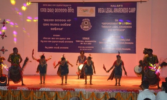 ଭବାନୀପାଟଣା ଠାରେ ଜିଲ୍ଲା ଆଇନ ସେବା ପ୍ରାଧିକରଣ ପକ୍ଷରୁ ମେଗା ଆଇନ ସଚେତନତା ଶିବିର ଅନୁଷ୍ଠିତ