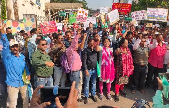 ‘ଗ୍ରେଡ ପେ’ ତାରତମ୍ୟକୁ ନେଇ ତାତିଲା ଓଡ଼ିଶା ଅମଲା ସଂଘ