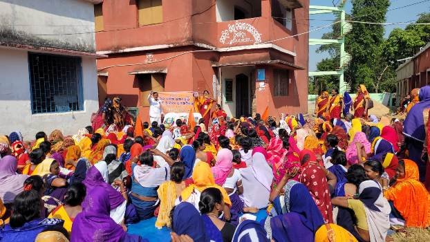 ଅଲ ଓଡିଶା ଅଙ୍ଗନବାଡି ୱର୍କର୍ସ ଆସୋସିଏସନ ପକ୍ଷରୁ ବ୍ଲକ ସମ୍ମୁଖରେ ଧାରଣା