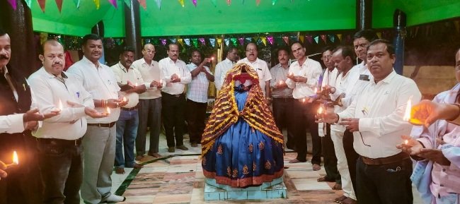 ବାଲିଆ ଭସାଣୀ ଉତ୍ସବରେ ଆହତଙ୍କ ଆଶୁ ଆରୋଗ୍ୟ କାମନା କରି ଆଇନଜୀବୀ ଓ ବୁଦ୍ଧିଜୀବୀମାନଙ୍କ ସମୁହ ଦୀପଦାନ