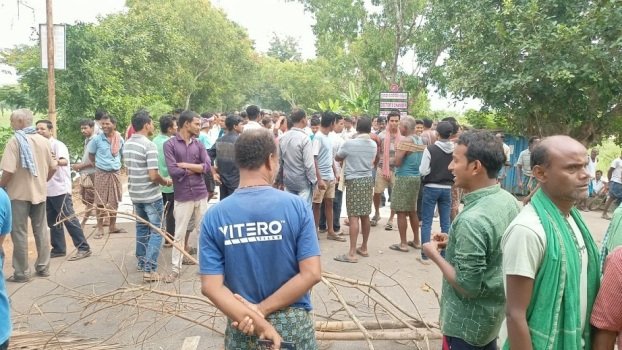 କେନାଲରେ ପାଣି ଯାଉନଥିବାରୁ ଗଣ୍ଡାଖିଆ-କେନ୍ଦ୍ରାପଡା ରାସ୍ତାରୋକ