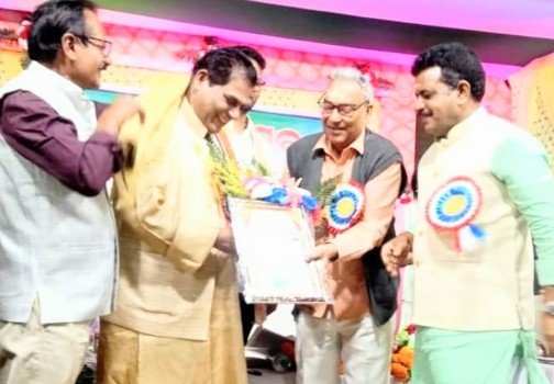 ସନ୍ଥ ଯଶୋବନ୍ତ ପୀଠରେ ବୈଦିକ ବିଦ୍ୱାନ ଡଃ ଜ୍ଞାନେନ୍ଦ୍ର ସଂସ୍କୃତି ମନ୍ତ୍ରୀ ଶ୍ରୀ ଅଶ୍ୱିନୀ ପାତ୍ରଙ୍କ ଦ୍ୱାରା ସମ୍ବର୍ଦ୍ଧିତ