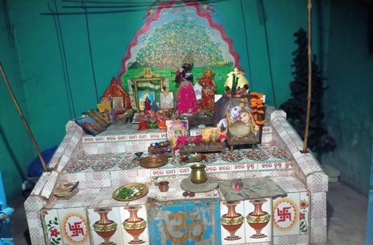 ରାଧାକୃଷ୍ଣ ମଠ ରୁ କୃଷ୍ଣ ମୂର୍ତ୍ତି ଚୋରି କରିନେଲେ ଦୁର୍ବୃତ୍ତ