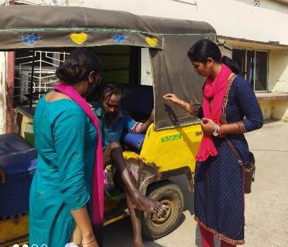 ରାସ୍ତାପାଶ୍ୱର୍ରୁ ଅସହାୟ ବୃଦ୍ଧ ଉଦ୍ଧାର