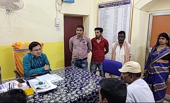 ସଢ଼ା ପଞ୍ଚାୟତରେ ତଦନ୍ତକୁ ଦିଗହରା କରିବାକୁ ଉଦ୍ୟମ, ଉପଜିଲ୍ଲାପାଳଙ୍କୁ ଭେଟିଲେ ହିତାଧିକାରୀ