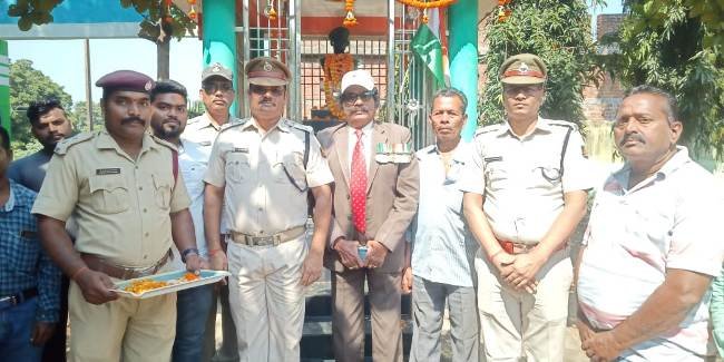 ପୁଲିସ୍ ସହିଦ୍ ପକ୍ଷ ପାଳନ ଅବସରରେ ଶ୍ରଦ୍ଧାଞ୍ଜଳି ଅର୍ପଣ
