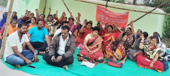 ଦିଗପହଣ୍ଡିରେ ଅଙ୍ଗନବାଡି କର୍ମୀଙ୍କ ଆନ୍ଦୋଳନ କୁ ପଞ୍ଚାୟତ ନିର୍ବାଚିତ ପ୍ରତିନିଧି ଙ୍କ ସମର୍ଥନ