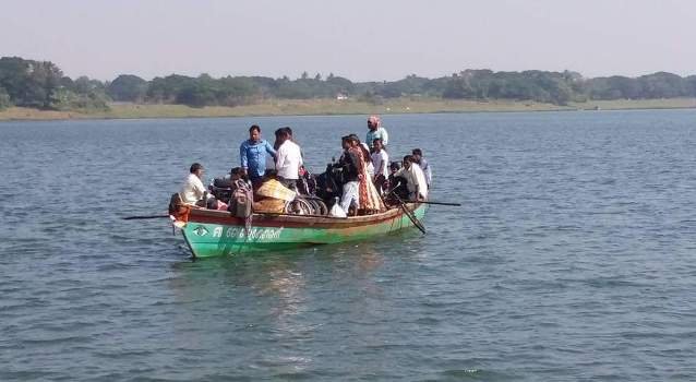ପର୍ଯ୍ୟଟନ ସ୍ଥଳୀ ରେ ପର୍ଯ୍ୟଟକ ଙ୍କ ଭିଡ଼