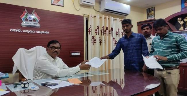 ମୃତ୍ତିକା ସଂରକ୍ଷଣ ଅଧିକାରୀଙ୍କ ବିରୁଦ୍ଧରେ କ୍ଷେତପୋଖରୀ ଚୋରି ଅଭିଯୋଗ !