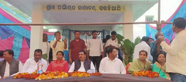 ଥୁଆମୂଳ ରାମପୁର ଗସ୍ତରେ ଲାଞ୍ଜିଗଡ ବିଧାୟକ