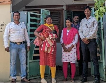ମାଁ ଦ୍ବାରା ଅବହେଳିତ ହେଉଥିବା ଶିଶୁକୁ ଉଦ୍ଧାର କଲା ପ୍ରଶାସନ