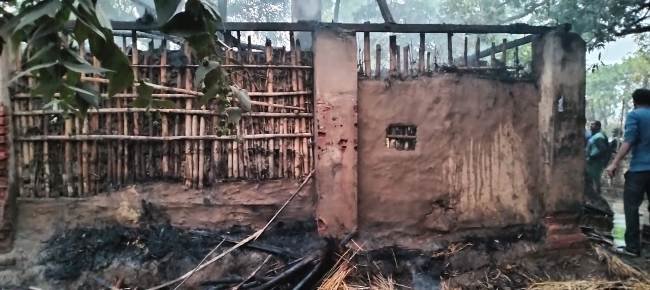 ପୋଡିଗଲା ୨ ବଖରା ଘର ସମେତ ଗୋରୁ ଗୁହାଳ