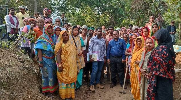 ଗୋଳାବନ୍ଧ ଗ୍ରାମର ୧୭୦ ଜଣ ଶ୍ରମିକଙ୍କ ଲେବର କାର୍ଡ ମଞ୍ଜୁରୀ