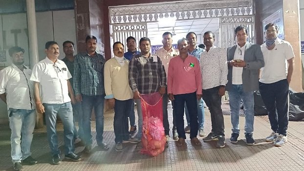 ବାଲିଆ ବାଣ ବିସ୍ପୋରଣ ଘଟଣାରେ ଆହତ ବ୍ୟକ୍ତିମାନଙ୍କୁ ପାରାଦୀପ ଟ୍ରକ ମାଲିକ ସଙ୍ଘ ପକ୍ଷରୁ ସହଯୋଗ