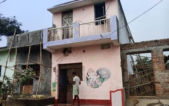 ଗୋଲାପଲ୍ଲୀରେ ବୋମାମାଡ଼