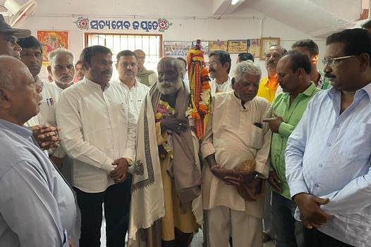 ରେଡ୍ଡୀ ମହାସଂଘ ତରଫରୁ ଶ୍ରୀନୃସିଂହନାଥଙ୍କ ସେବାଧାରୀ ଦାସୁଡୁ ଆର.ସତ୍ୟମ ରେଡ୍ଡୀଙ୍କୁ ସମ୍ବର୍ଦ୍ଧନା