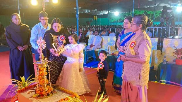 କାରମେଲ ସ୍କୁଲର ବାର୍ଷିକ ଉତ୍ସବ ପାଳନ