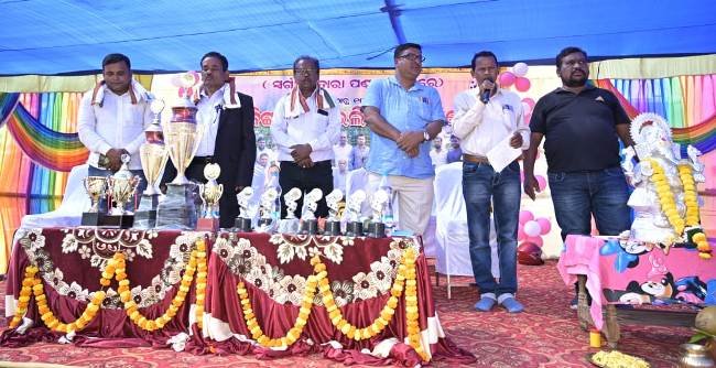 ଆନ୍ତଃ ଜିଲ୍ଲା ଭଳିବଲ ଟୂର୍ଣ୍ଣାମେଣ୍ଟ,ଦ୍ୱିତୀୟ ଦିନରେ ଅଡବା ସିକ୍ସ କୁ ହରାଇ ଦାରିଙ୍ଗିବାଡି ସିକ୍ସ ବିଜୟୀ
