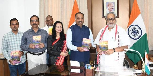 "ଡ଼ିଟକ୍ସ ଦି ମାଇଣ୍ଡି' ପୁସ୍ତକ ଲୋକାର୍ପିତ