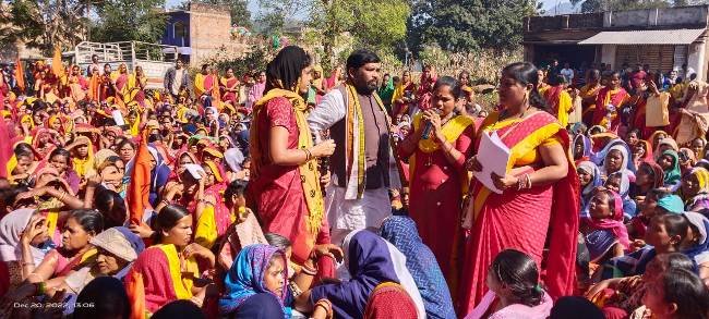 ମୋହନା ବିଧାୟକଙ୍କ ବାସଭବନ ସମ୍ମୁଖରେ ଅଙ୍ଗନୱାଡିଙ୍କ ଧାରଣା