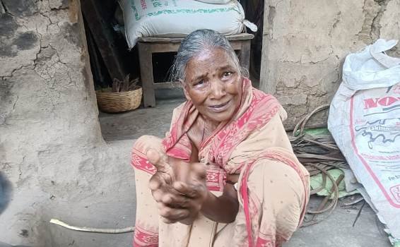 ପର କରିଦେଲା ଜନ୍ମକଲା ପୁଅ, ୮ବର୍ଷ ହେଲା ପରଘରେ ଆଶ୍ରୟ ନେଇଛନ୍ତି ଅସହାୟ ବୃଦ୍ଧା