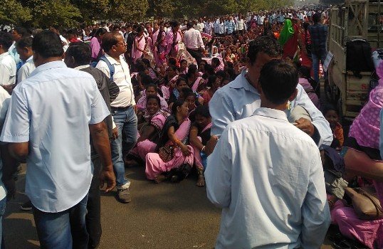 ସହକାରୀ ଶିକ୍ଷକ (ଏକ୍ସ-କ୍ୟାଡ଼ର) ମହାସଂଘ ଡିସେମ୍ବର ୧୨ରେ ହୋଇଥିବା ବିଧାନସଭା ଘେରାଉକୁ ସ୍ଥଗିତ ରଖିଲା