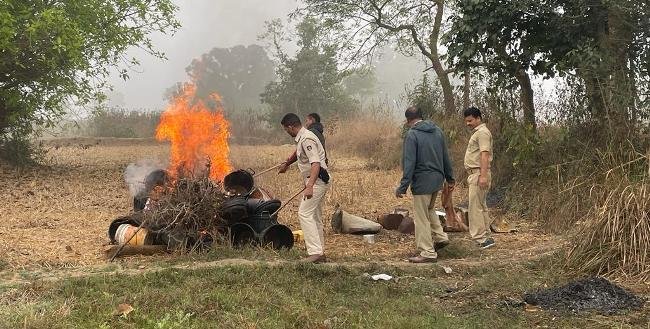 ଗାଙ୍ଗପୁର ପୋଲିସ୍ ର ଅବକାରୀ ଚଢ଼ାଉ ଦୁଇ କୋର୍ଟଚାଲାଣ