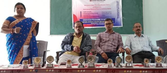 ହାକାଥନ୍ ଉପରେ ଅଭିମୁଖିକରଣ କାର୍ଯ୍ୟକ୍ରମ