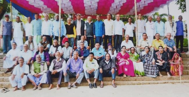 ପୁରୁଣା ଦିନର ସ୍ମୁତି କୁ ମନେ ପକାଇଲେ ପୁରାତନ ଛାତ୍ର,ଛାତ୍ରୀ