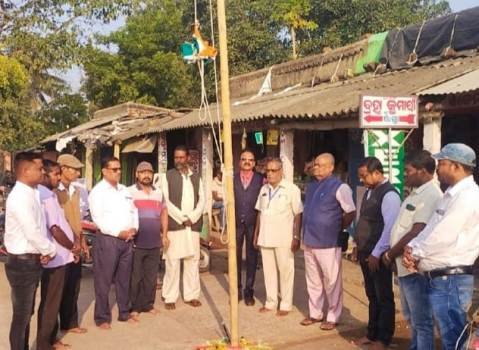 ପୁର ଠାରୁ ପଲ୍ଲୀ ଉଡ଼ିଲା ତ୍ରିରଙ୍ଗା