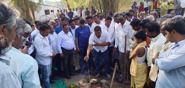 ଶ୍ରମ ମନ୍ତ୍ରୀଙ୍କ ଦ୍ଵାରା ଦୁଇ ସ୍ଥାନରେ ଭିତ୍ତିପ୍ରସ୍ତର ସ୍ଥାପନ