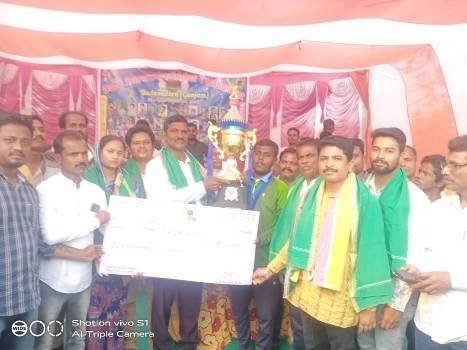 ବାବା ସୋମେଶ୍ୱର କ୍ରିକେଟ ଟୁର୍ଣ୍ଣାମେଣ୍ଟ୍ ଫାଇନାଲ୍ କୋଟିବାଡ଼ିକୁ ହରାଇ ଝୋଲେରୀ ବିଜୟୀ