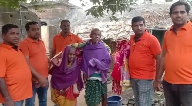 ଅସହାୟ ମାନଙ୍କୁ ନିରାଶ୍ରୟ ସେବାଶ୍ରମ ସ୍ଵେଛାସେବୀ ସଂଗଠନ ପକ୍ଷରୁ କମ୍ବଳ ବଣ୍ଟନ