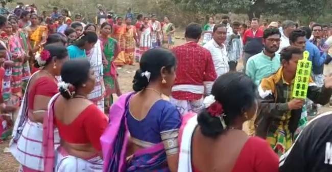 ଆଦିମ ସାଉଁତା ସେମେଲେଦ ସ୍ବେଛାସେବୀ ସଂଗଠନ ଆନୁକୁଲ୍ୟରେ ସାନ୍ତାଳୀ ନବବର୍ଷ ମାଘ ମୁଲୁଃ ପାଳିତ