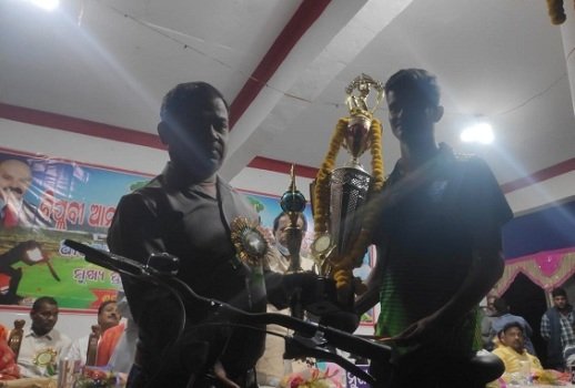 ଆଳିକୁ ହରାଇ ନୂଆପଡା ଚାମ୍ପିୟାନ