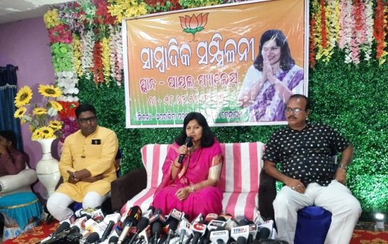 ଭୁବନେଶ୍ୱର ସାଂସଦ ଅପରାଜିତା ଷଡଙ୍ଗୀଙ୍କ କେନ୍ଦ୍ରାପଡା ଗସ୍ତ
