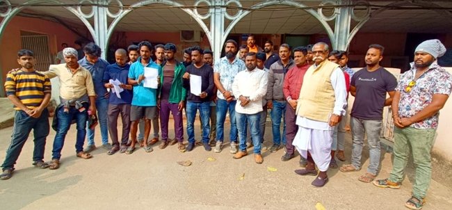 ଥଇଥାନ ପାଇଁ କଲେଜ ଛକ ଉଠାଦୋକାନୀଙ୍କ ଦାବି