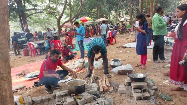 ମା ଗଡ଼ଚଣ୍ଡି ପୀଠର ପ୍ରାକୃତିକ ସୌନ୍ଦର୍ଯ୍ୟରେ ପର୍ଯ୍ୟଟକ ବିଭୋର