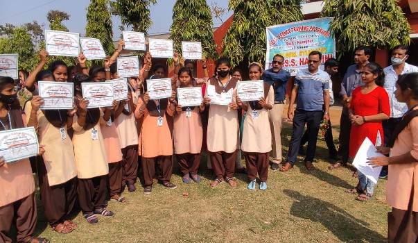 ହାଟଡିହି କଲେଜରେ ଆତ୍ମରକ୍ଷା ତାଲିମ ଶିବିର ଉଦଯାପିତ