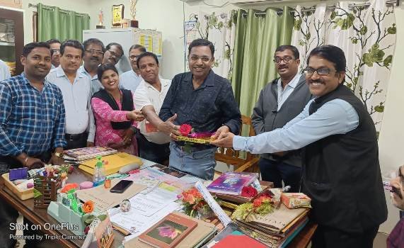 ବିଇଓ ଙ୍କୁ ଶୁଭେଚ୍ଛା ଜଣାଇଲେ ଶିକ୍ଷକ ମାନେ