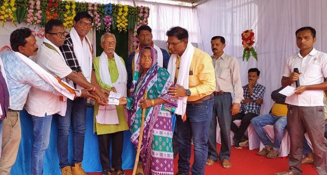 ଚିକଲଖଣ୍ଡି ପଞ୍ଚାୟତରେ ଭତ୍ତା ବଣ୍ଟନ କାର୍ଯ୍ୟକ୍ରମ