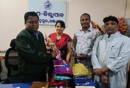 ଛତ୍ରପୁର ଉପଜିଲ୍ଲାପାଳ ଓ ଇଓ ଙ୍କୁ ରାଧେଶ୍ୟାମ ଫାଉଣ୍ଡେସନ ପକ୍ଷରୁ ନୂତନ ବର୍ଷ ଶୁଭେଚ୍ଛା