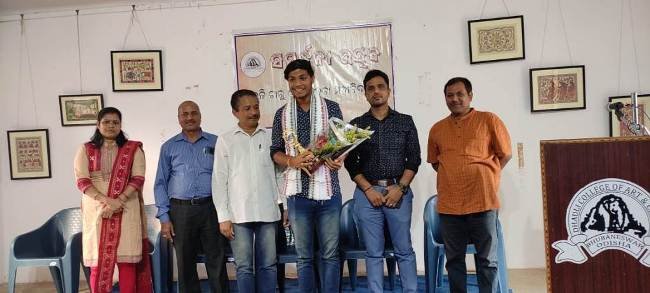 ଟେକ ରଖିଲେ ଓଡିଆ ପୁଅ ଶିଳ୍ପୀ ରଣଜିତ୍‌ଙ୍କୁ ଭବ୍ୟ ସମ୍ବର୍ଦ୍ଧନା